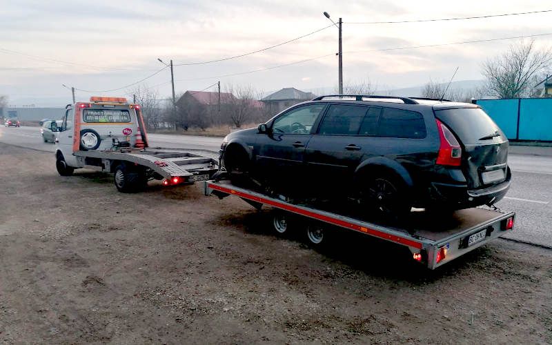 Tractari auto Renault Megane avariat in Bacău